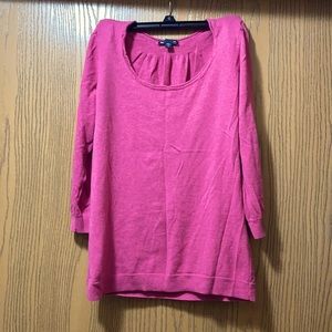 Pink Gap Top. Medium.